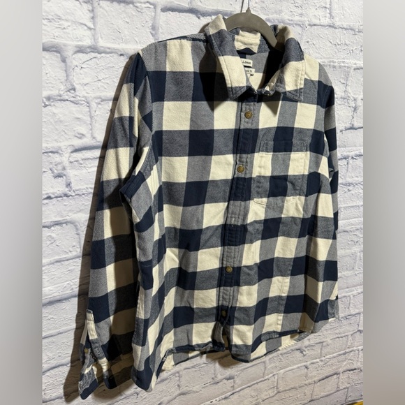 L.L. Bean Cream and Navy Plaid Flannel Shirt, Size 1X - Picture 3 of 5